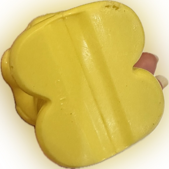 VTG 90’s DISTRESSED PLASTIC YELLOW EASTER BUNNY FLAWED 6” NOSTALGIC COLLECTIBLE - Picture 2 of 8